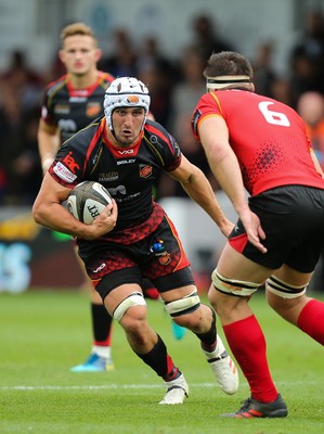 080918 - Dragons v Isuzu Southern Kings, Guinness PRO14 - Ollie Griffiths of Dragons looks to press forward