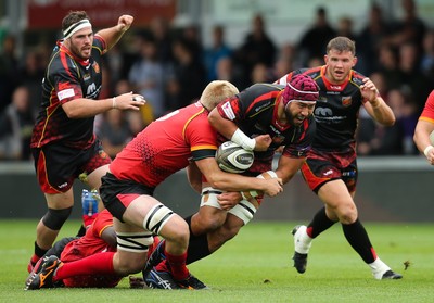 080918 - Dragons v Isuzu Southern Kings, Guinness PRO14 - Brandon Nansen of Dragons takes on John-Charles Astle of Isuzu Southern Kings and Luvuyo Pupuma of Isuzu Southern Kings