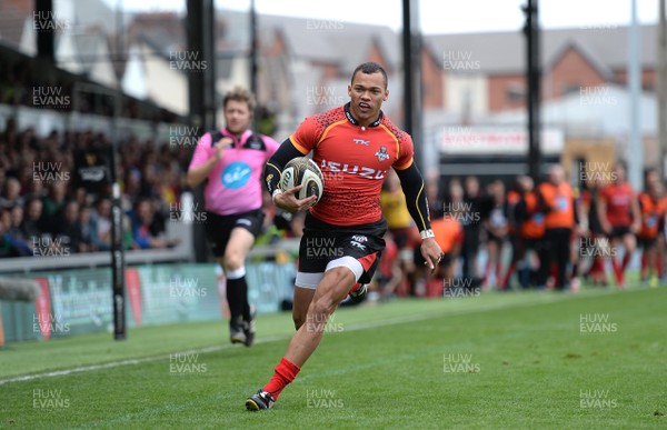080918 - Dragons v Southern Kings - Guinness PRO14 - Godlen Masimla of Southern Kings runs in to score try