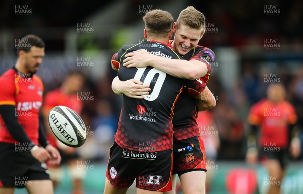 080918 - Dragons v Isuzu Southern Kings, Guinness PRO14 - Josh Lewis of Dragons celebrates with Dafydd Howells of Dragons after scoring try