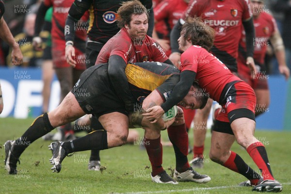 13.12.08 Dragons v Toulouse... Dragons' Rhys Thomas scores try. 