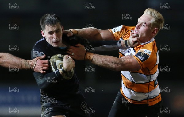 290220 - Dragons Rugby v Toyota Cheetahs - Guinness PRO14 - Sam Davies of Dragons is tackled by Charles Marais and Sias Koen of Toyota Cheetahs