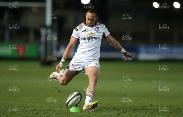 011217 - Dragons v Ulster - Guinness PRO14 - Christian Leali'ifano of Ulster kicks the penalty to draw the game