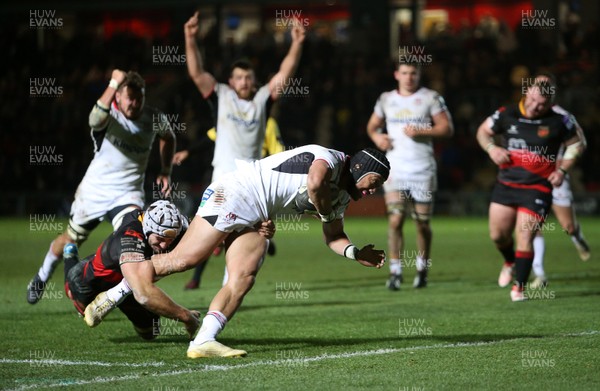 011217 - Dragons v Ulster - Guinness PRO14 - Christian Leali'ifano of Ulster scores a try in the last seconds to draw the match