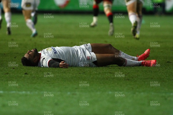 011217 - Dragons v Ulster - GuinnessPro14 -  Charles Piutau  of Ulster is injured