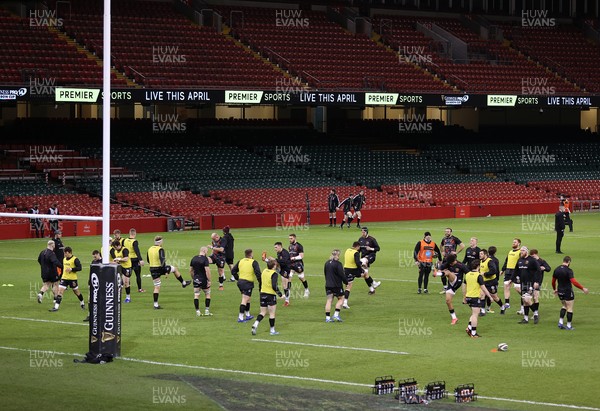 130321 - Dragons v Ulster - Guinness PRO14 - Dragons warm up in the Principality Stadium