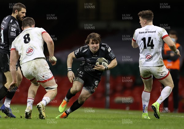 130321 - Dragons v Ulster - Guinness PRO14 - Rhodri Williams of Dragons tries to get past Nick Timoney and Craig Gilroy of Ulster