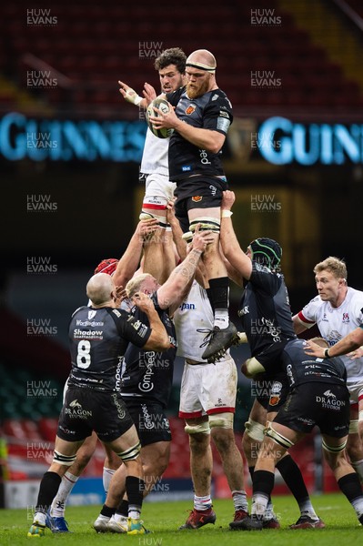 130321 - Dragons v Ulster - Guinness PRO14 - Joe Davies of Dragons wins clean line out ball