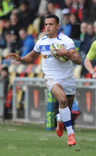 161113 - Newport Gwent Dragons v London Wasps - LV Cup -Ashton Hewitt of Newport Gwent Dragons