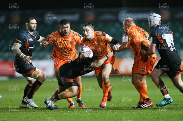 131219 - Dragons v Worcester Warriors, European Challenge Cup - Sam Davies of Dragons looks to treat the Warriors defence