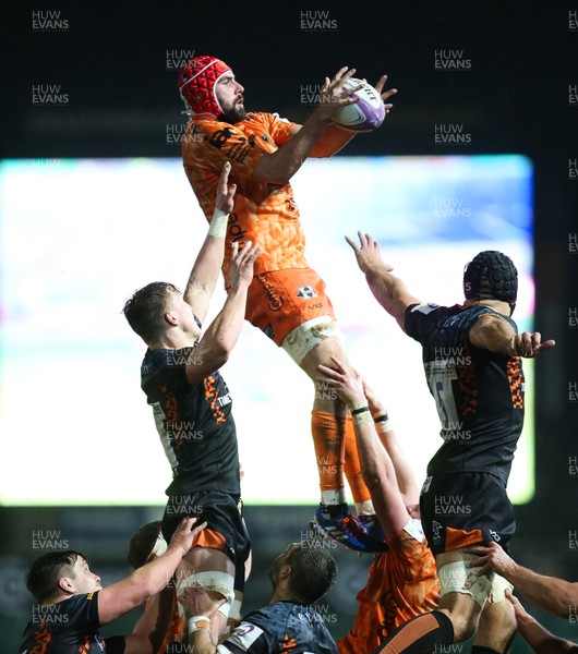 131219 - Dragons v Worcester Warriors, European Challenge Cup - Cory Hill of Dragons claims line out ball