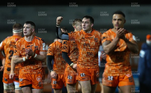 131219 - Dragons v Worcester Warriors, European Challenge Cup - Sam Davies of Dragons and the Dragons players celebrate at the end of the match