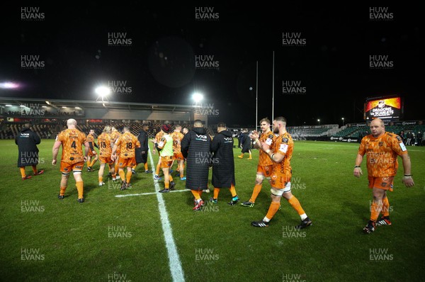 131219 - Dragons v Worcester Warriors, European Challenge Cup - Dragons players applaud the Worcester Warrior team and the fans at the end of the match