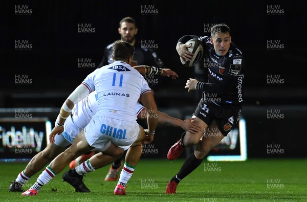 091020 - Dragons v Zebre - Guinness PRO14 - Sam Davies of Dragons is tackled by Marco Manfredi of Zebre
