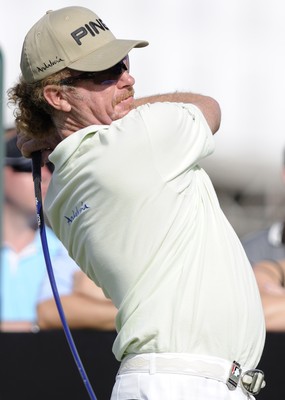 21.11.09 - Dubai World Championships 2009... Miguel Angel Jimenez of Spain tess off on the par 5 14th. 