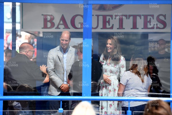 050820 -  The Duke and Duchess of Cambridge, HRH Prince William and Kate Middleton during a visit to Marco's Cafe in Barry Island, South Wales