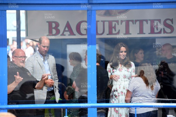 050820 -  The Duke and Duchess of Cambridge, HRH Prince William and Kate Middleton during a visit to Marco's Cafe in Barry Island, South Wales