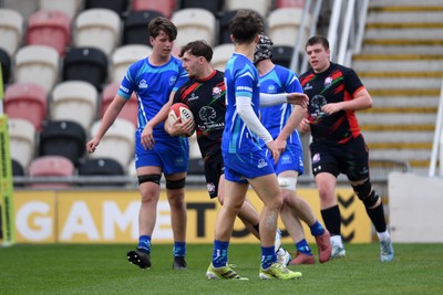 270426 - Dyffryn Taf v Bro Morgannwg - Road to Principality Finals - Boys U18s Cup - Ollie Hurst of Dyffryn Taf runs in to score a try