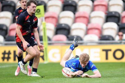 270426 - Dyffryn Taf v Bro Morgannwg - Road to Principality Finals - Boys U18s Cup - Connor Williams of Bro Morgannwg scores a try