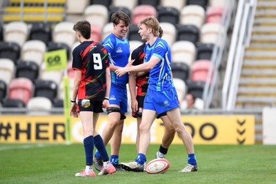 270426 - Dyffryn Taf v Bro Morgannwg - Road to Principality Finals - Boys U18s Cup - Connor Williams of Bro Morgannwg scores a try