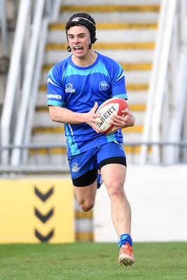 270426 - Dyffryn Taf v Bro Morgannwg - Road to Principality Finals - Boys U18s Cup - Richie Jenkins of Bro Morgannwg runs in to score a try