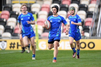 270426 - Dyffryn Taf v Bro Morgannwg - Road to Principality Finals - Boys U18s Cup - Richie Jenkins of Bro Morgannwg runs in to score a try