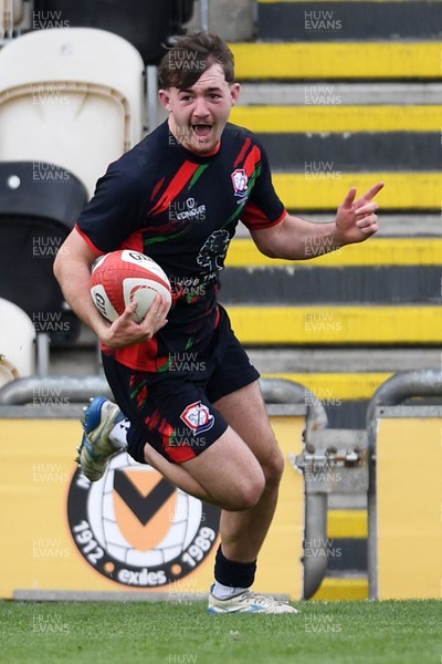 270426 - Dyffryn Taf v Bro Morgannwg - Road to Principality Finals - Boys U18s Cup - Ollie Hurst of Dyffryn Taf runs in to score a try