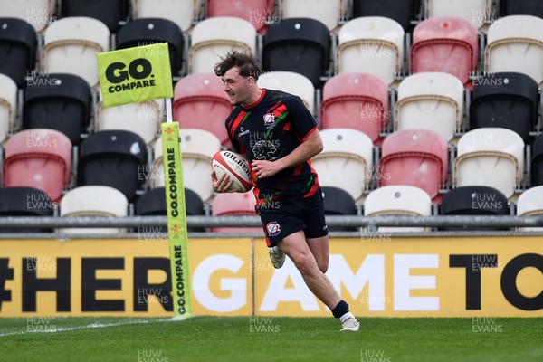 270426 - Dyffryn Taf v Bro Morgannwg - Road to Principality Finals - Boys U18s Cup - Ollie Hurst of Dyffryn Taf runs in to score a try