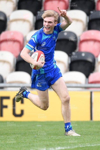 270426 - Dyffryn Taf v Bro Morgannwg - Road to Principality Finals - Boys U18s Cup - Connor Williams of Bro Morgannwg runs in to score a try