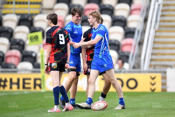 270426 - Dyffryn Taf v Bro Morgannwg - Road to Principality Finals - Boys U18s Cup - Connor Williams of Bro Morgannwg scores a try
