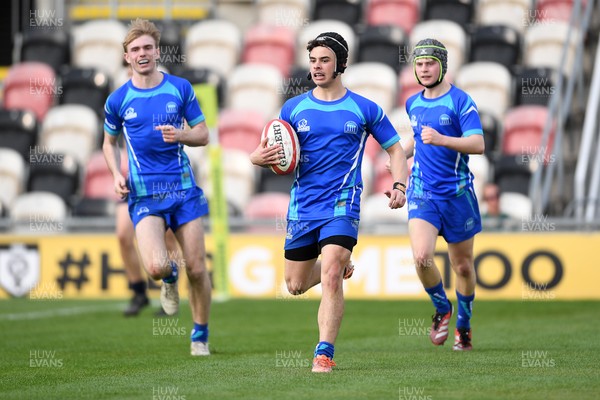 270426 - Dyffryn Taf v Bro Morgannwg - Road to Principality Finals - Boys U18s Cup - Richie Jenkins of Bro Morgannwg runs in to score a try