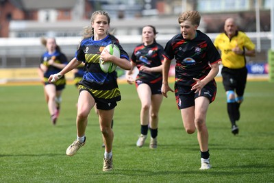 290426 - Dyffryn Taff v Bryncelynnog - Girls Schools Final U14 - Road To Principality Finals - Action during the match