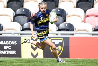 290426 - Dyffryn Taff v Bryncelynnog - Girls Schools Final U14 - Road To Principality Finals - Action during the match