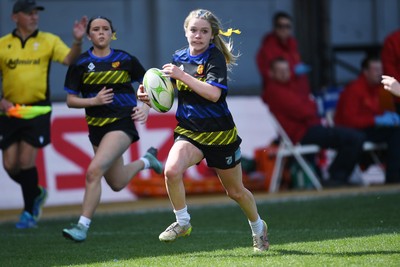 290426 - Dyffryn Taff v Bryncelynnog - Girls Schools Final U14 - Road To Principality Finals - Action during the match