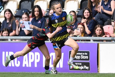 290426 - Dyffryn Taff v Bryncelynnog - Girls Schools Final U14 - Road To Principality Finals - Action during the match