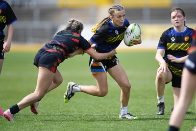 290426 - Dyffryn Taff v Bryncelynnog - Girls Schools Final U14 - Road To Principality Finals - Action during the match