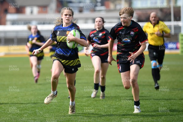 290426 - Dyffryn Taff v Bryncelynnog - Girls Schools Final U14 - Road To Principality Finals - Action during the match
