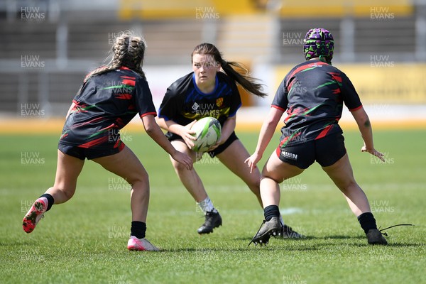 290426 - Dyffryn Taff v Bryncelynnog - Girls Schools Final U14 - Road To Principality Finals - Action during the match