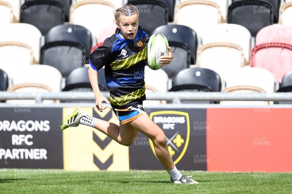 290426 - Dyffryn Taff v Bryncelynnog - Girls Schools Final U14 - Road To Principality Finals - Action during the match