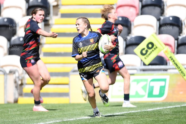 290426 - Dyffryn Taff v Bryncelynnog - Girls Schools Final U14 - Road To Principality Finals - Action during the match