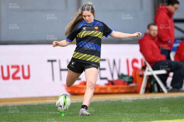 290426 - Dyffryn Taff v Bryncelynnog - Girls Schools Final U14 - Road To Principality Finals - Action during the match