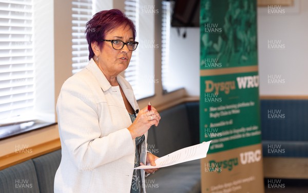 230823 - Dysgu WRU Launch, Old Penarthians RFC - Welsh Government Deputy Minister for Arts, Sport and Tourism, Dawn Bowden addresses guests at the launch of Dysgu WRU, a new online portal of educational resources for Welsh Rugby Union clubs 
