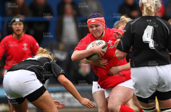 300417 - Under 18s Girls Rugby - East Wales v West Wales - Hatty Davies West Wales goes on a charge