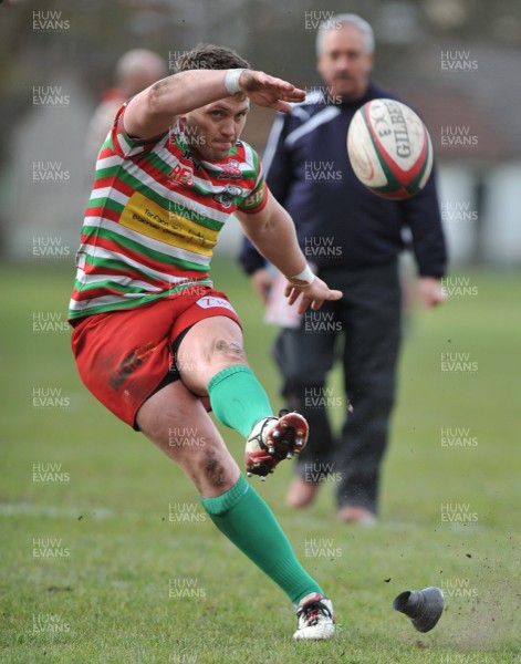 240416 -Ebbw_Vale v Aberavon-Principality_Premiership-Ebbw's David Langdon kicks a penalty