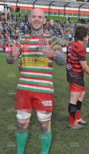 240416 -Ebbw_Vale v Aberavon-Principality_Premiership-Ebbw's Captain Damien Hudd celebrates his sides win