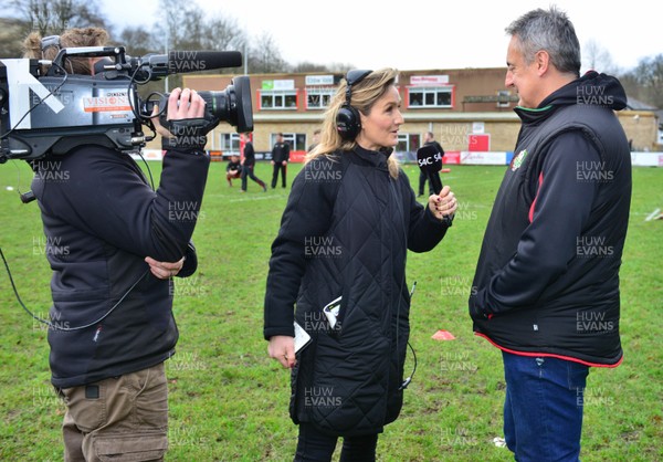 070117 - Ebbw Vale v Cross Keys - Principality Premiership   Ebbw Vale's coach Nigel Davies being interviewed by the media by Huw Evans Agency