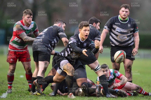 070117 - Ebbw Vale v Cross Keys - Principality Premiership   Cross Keys' James Leadbeater feeds the ball from a ruck by Huw Evans Agency