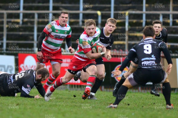 070117 - Ebbw Vale v Cross Keys - Principality Premiership   Ebbw Vale's Daniel Haymond makes a break by Huw Evans Agency