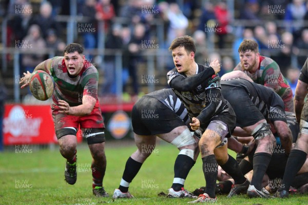 070117 - Ebbw Vale v Cross Keys - Principality Premiership   Cross Keys' James Leadbeater feeds the ball from a ruck by Huw Evans Agency