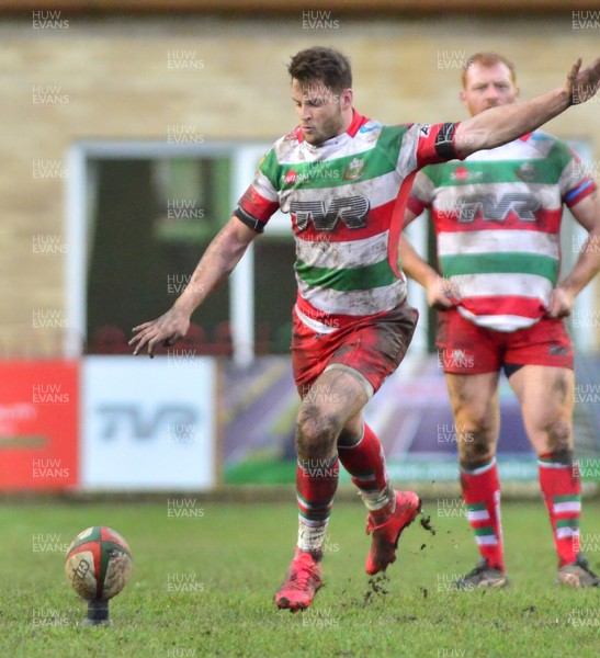 070117 - Ebbw Vale v Cross Keys - Principality Premiership   Ebbw Vale's Josh Lewis kicking a penalty by Huw Evans Agency